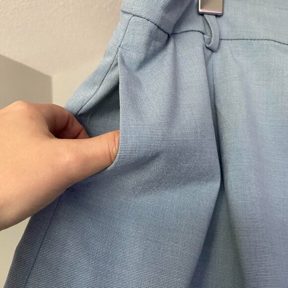 UNIQLO Smart Pleated Shorts in Light Blue Size L - Picture 4 of 7